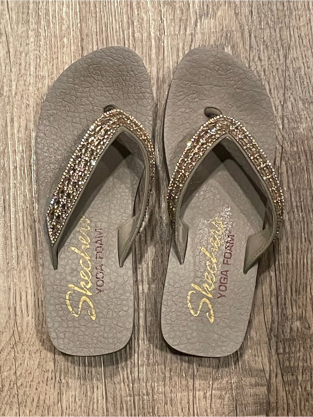Skechers Yoga Foam Rhinestone Gray Flip Flops - Women’s Size [7]